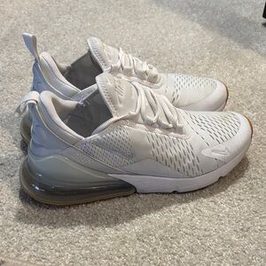 Nike Air Max 270 in White